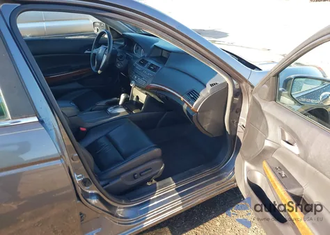 2011 Honda Accord 2.4 Ex-L z USA, uszkodzony, nr VIN 1HGCP2F87BA105568